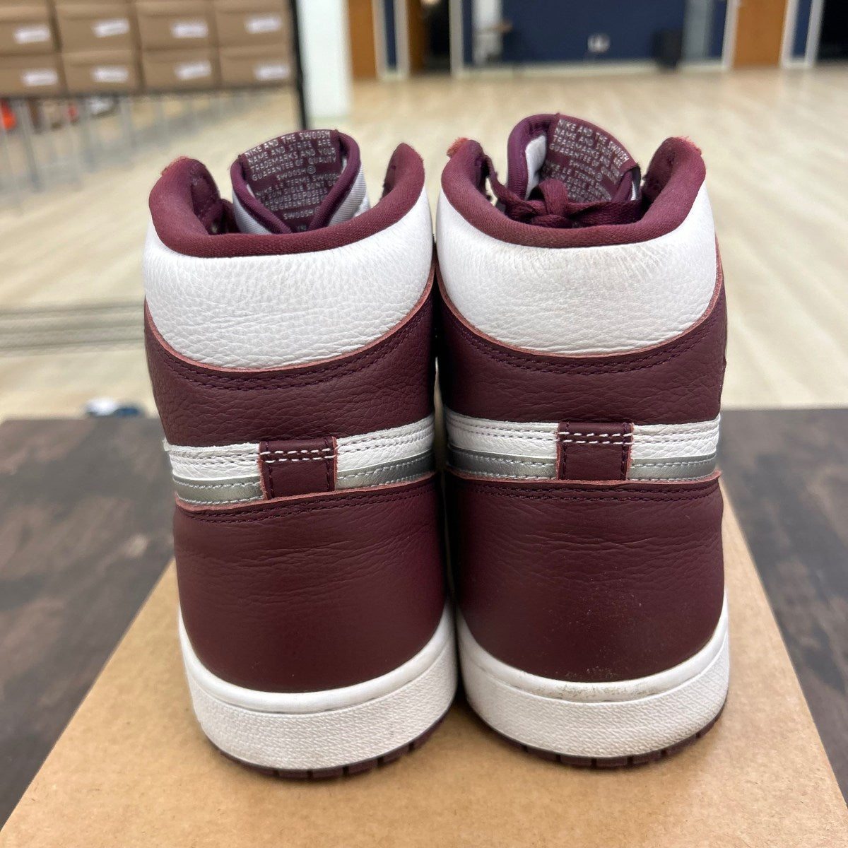 Jordan 1 Retro High OG Bordeaux Size 11 (Pre-Owned) - Image 4