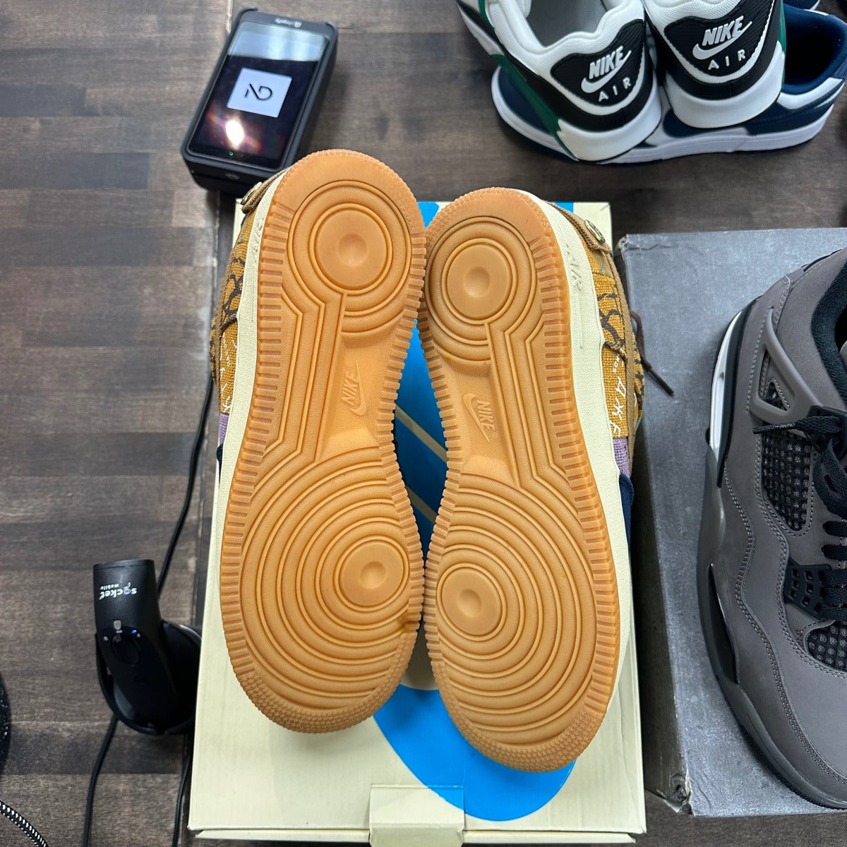 Nike Air Force 1 Low Travis Scott Cactus Jack - Image 5