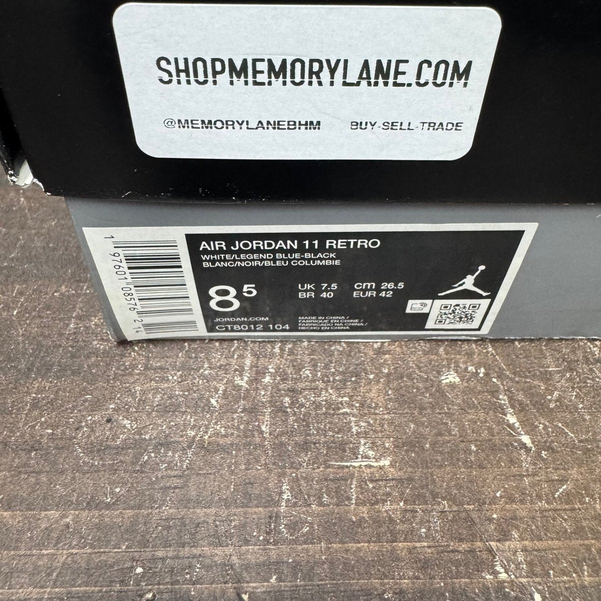 Jordan 11 Retro Legend Blue (2024) Size 8.5 (Pre-Owned) - aux