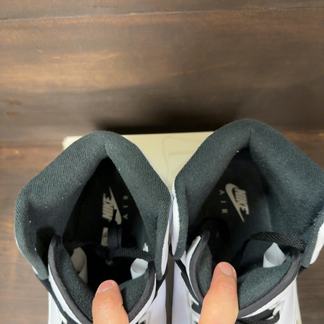 Jordan 2 Retro OG Chicago (2022) - Image 4