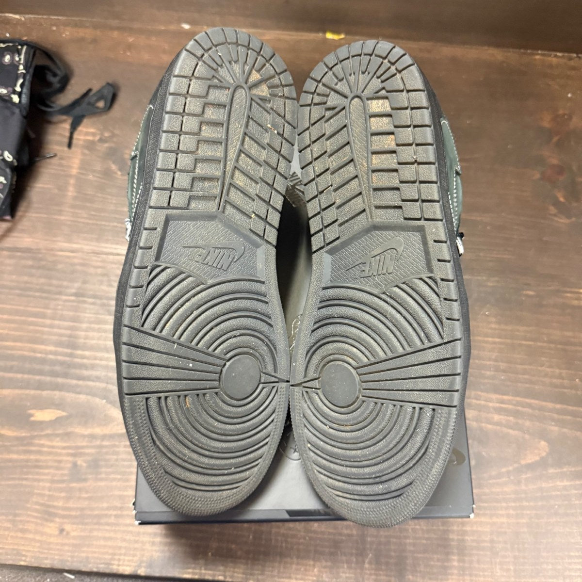 Jordan 1 Retro Low OG SP Travis Scott Black Phantom - Image 6