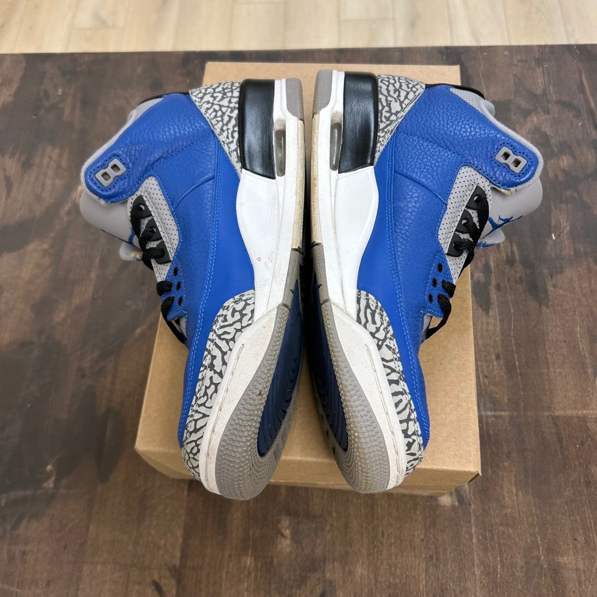 Jordan 3 Retro Varsity Royal Cement Size 11 (Pre-Owned) - Image 3