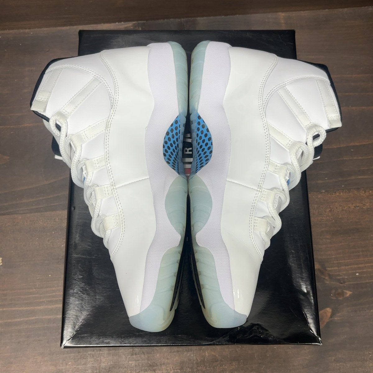 Jordan 11 Retro Legend Blue (2024) - Image 4
