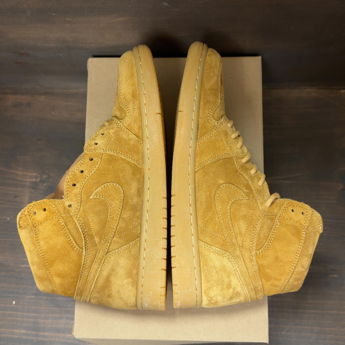 Jordan 1 Retro High Wheat Size 9.5 - Image 5