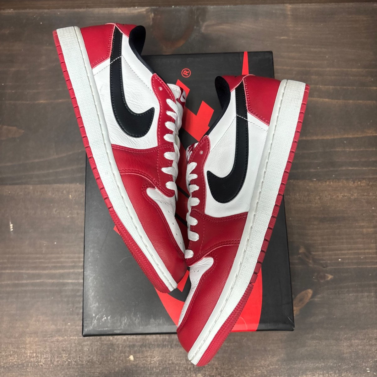 Jordan 1 Retro Low OG Chicago (2025) Size 10.5 (Pre-Owned) - Image 2