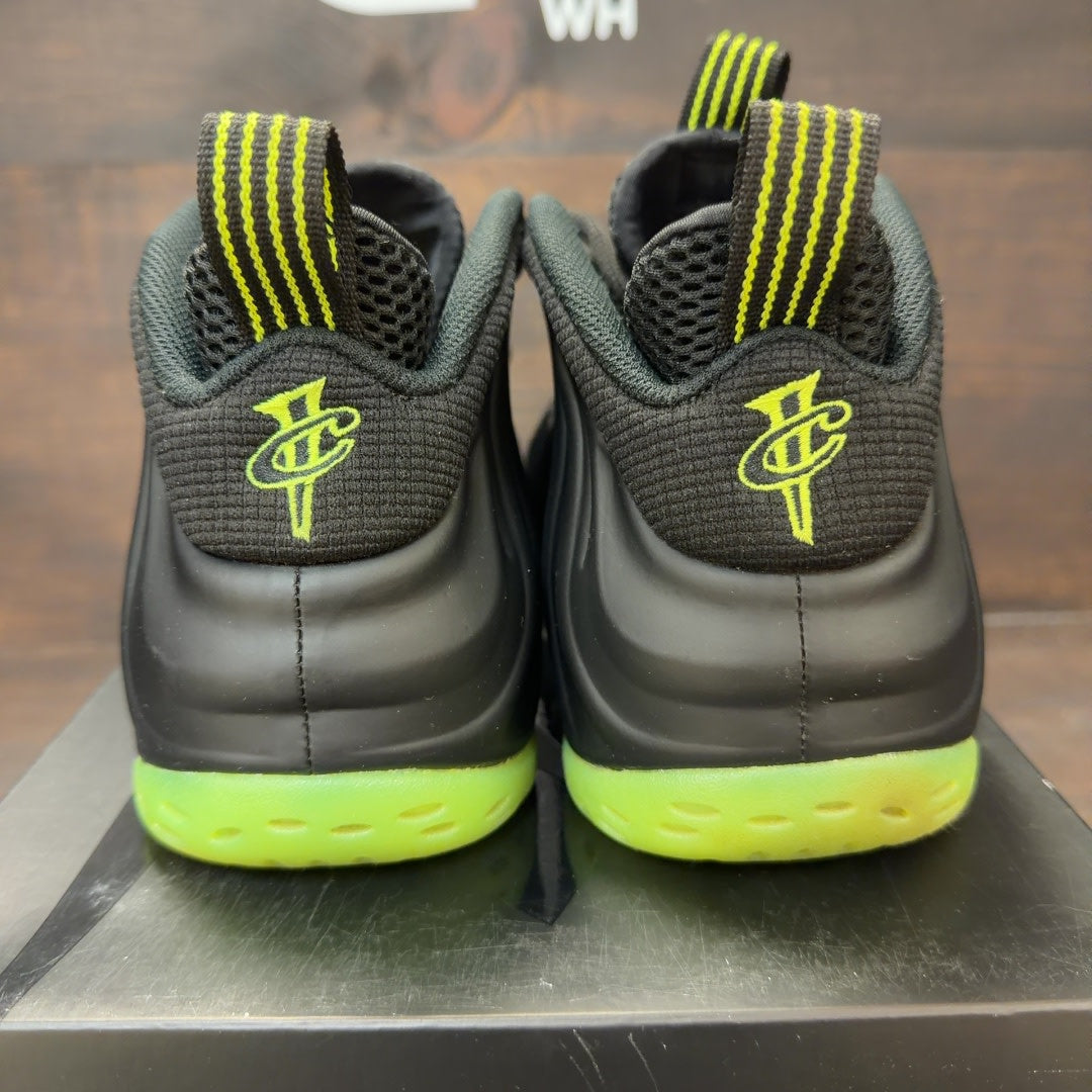 Nike Air Foamposite One Black Volt - Image 4