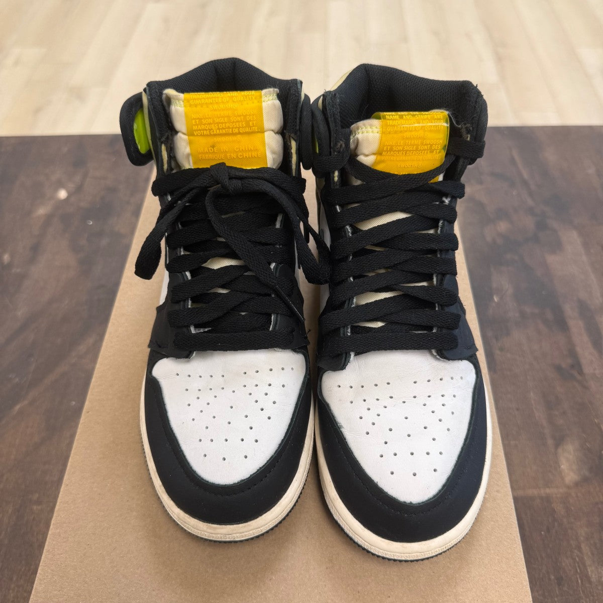 Jordan 1 Retro High White Black Volt University Gold (GS) Size 4.5Y (Pre-Owned) - Image 2
