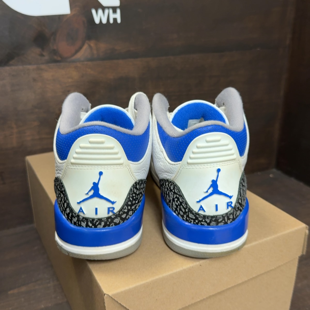 Jordan 3 Retro Racer Blue Size 8.5 (Pre-Owned) - Image 4