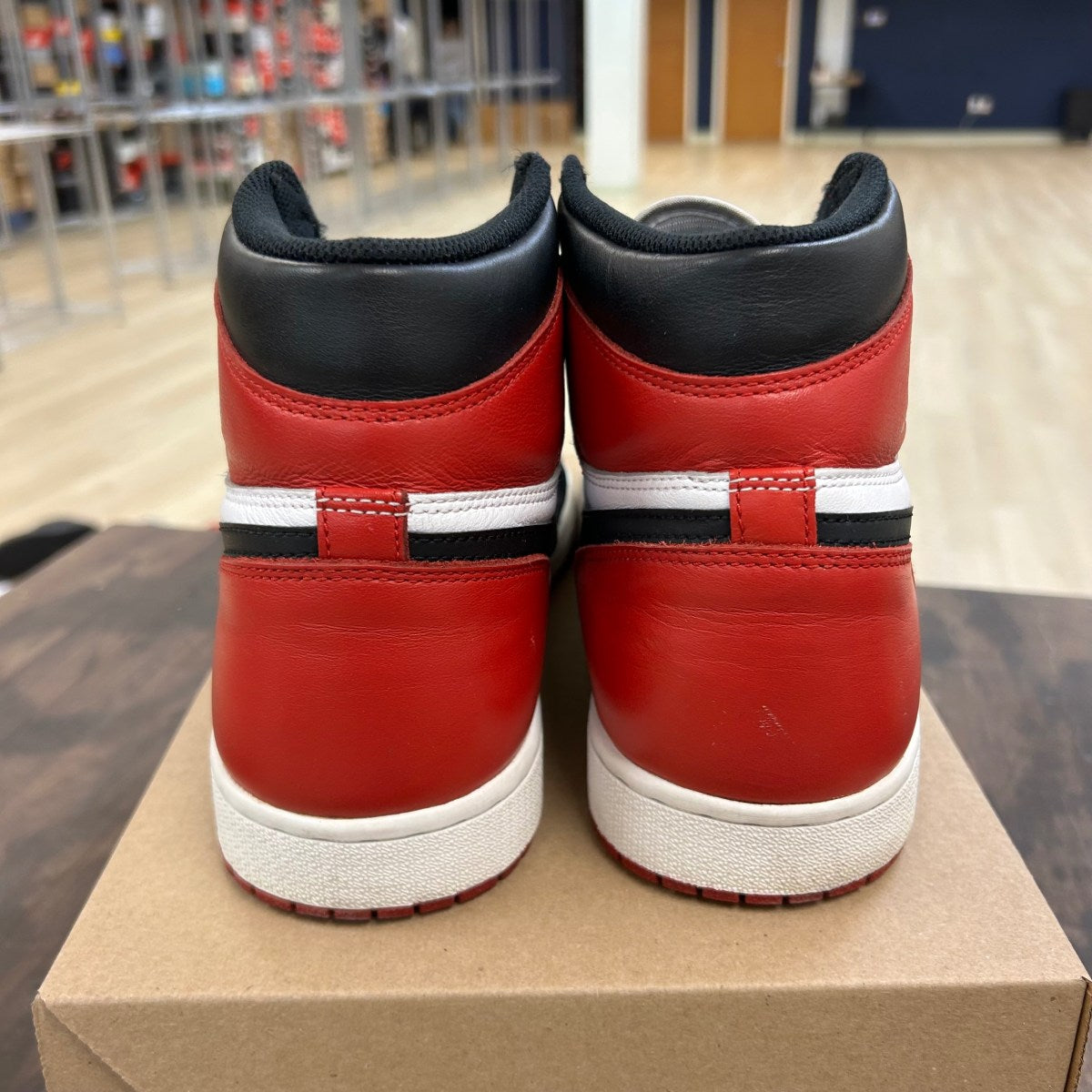 Jordan 1 Retro Black Toe (2016) Size 11 (Pre-Owned) - Image 4