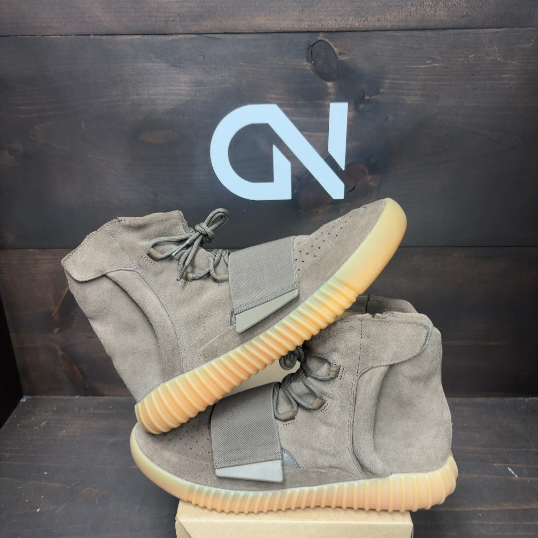 adidas Yeezy Boost 750 Chocolate Size 13 (Pre-Owned) - Image 1