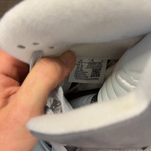 Jordan 5 Retro Wolf Grey (2026) Size 10 (Pre-Owned) - aux