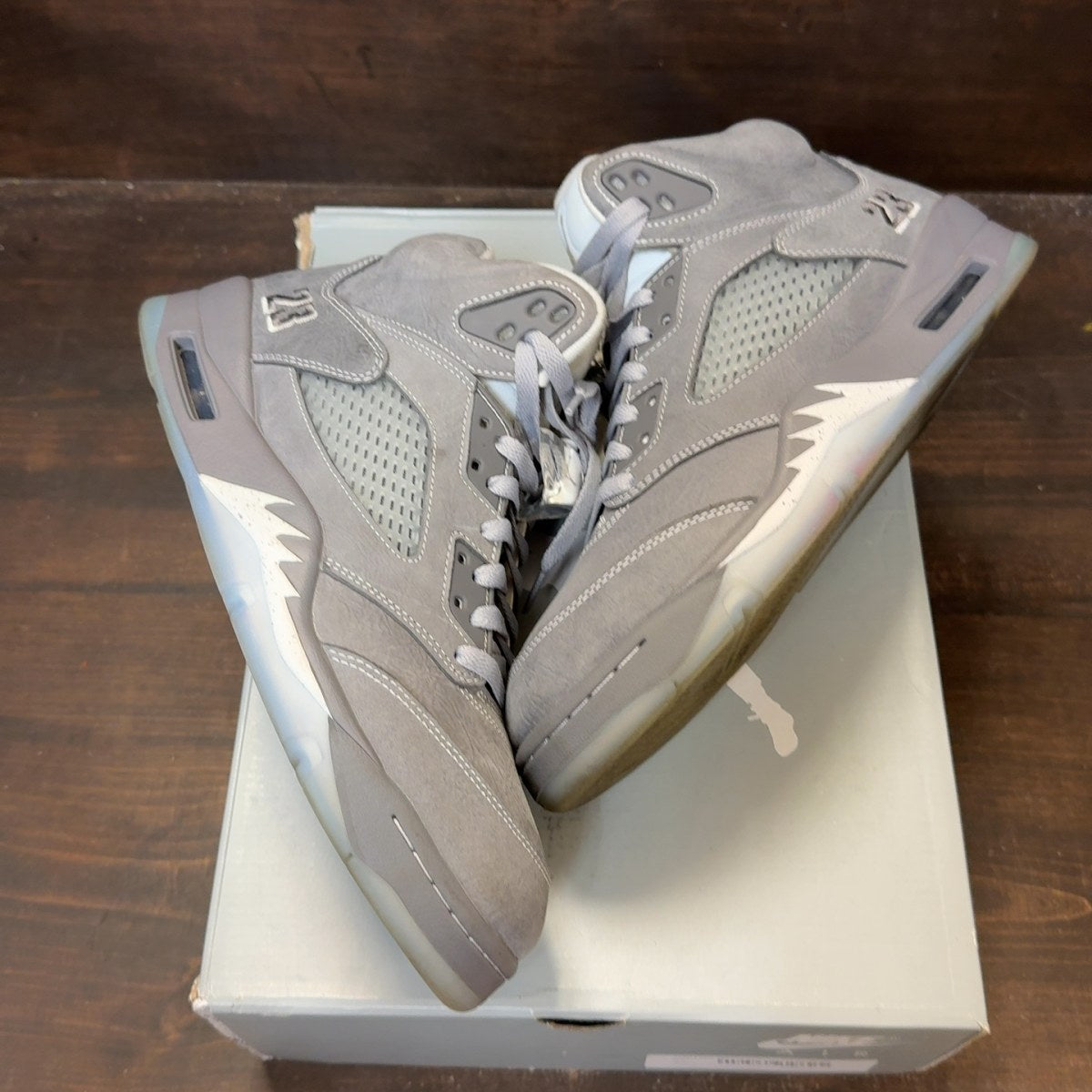 Jordan 5 Retro Wolf Grey (2026) - Image 2