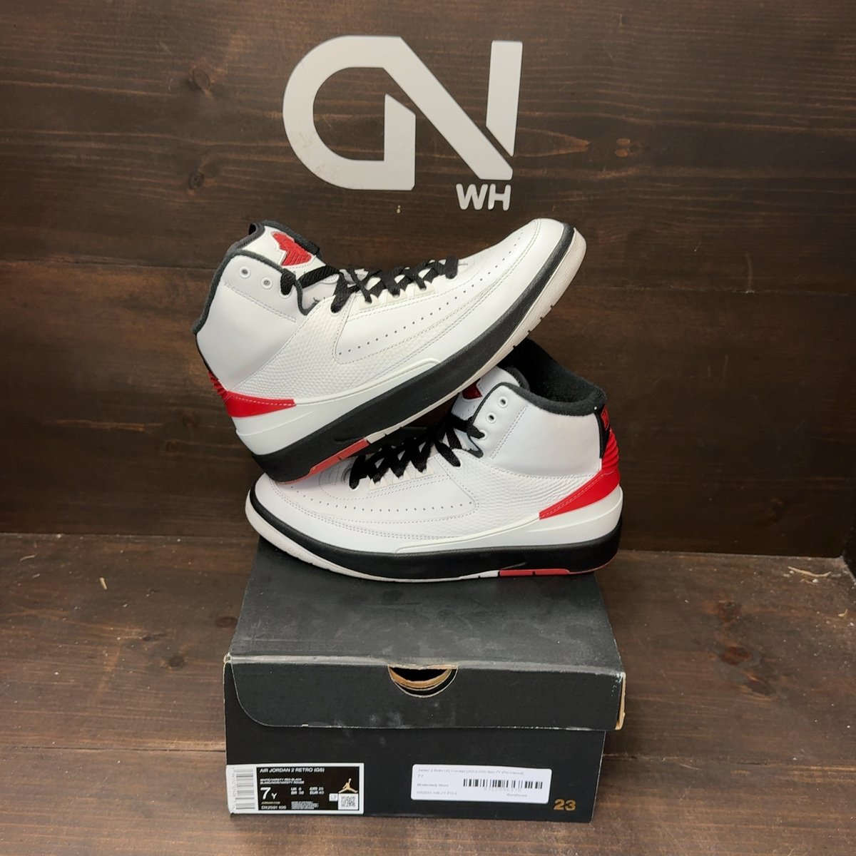 Jordan 2 Retro OG Chicago (2022) (GS) Size 7Y (Pre-Owned) - front