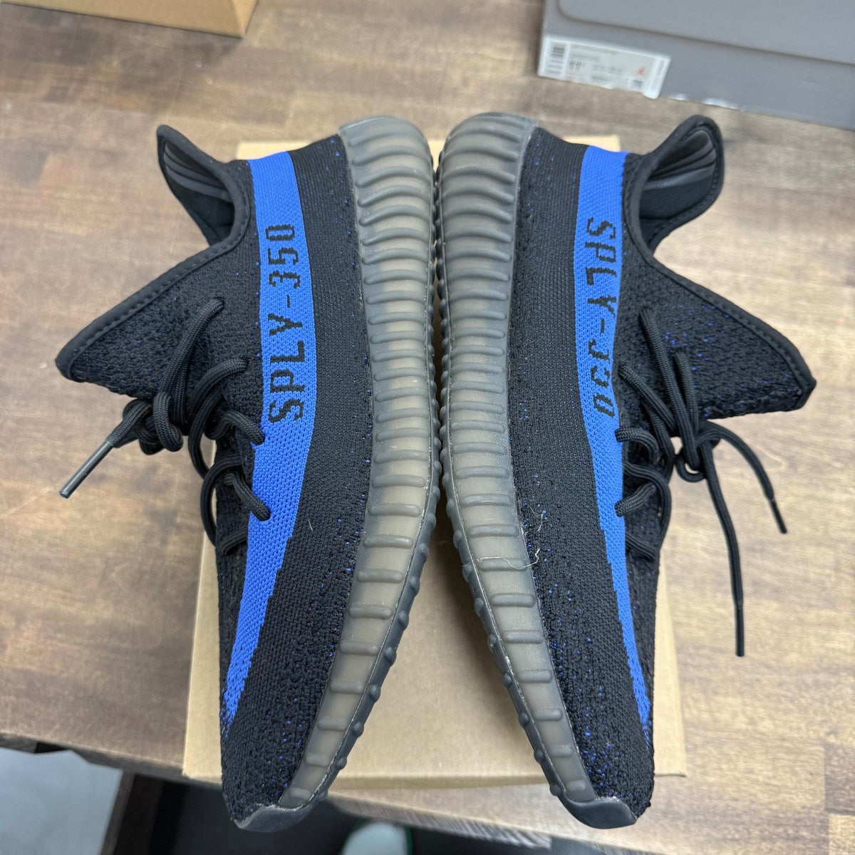 adidas Yeezy Boost 350 V2 Dazzling Blue Size 12 (Pre-Owned) - Image 5