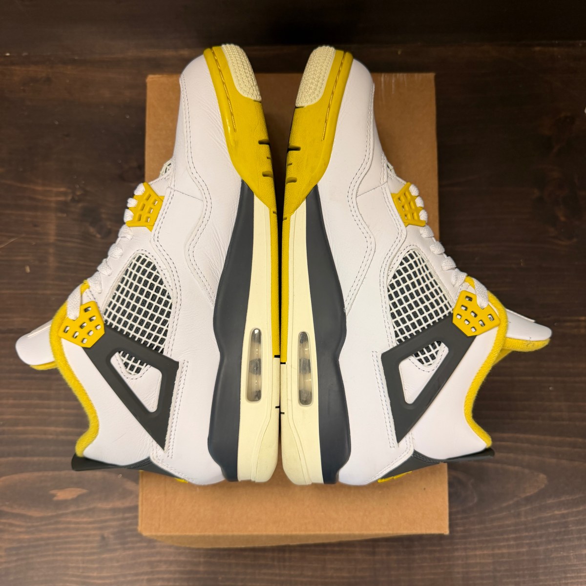 Jordan 4 Retro Vivid Sulfur (Women's) Size 10W (Pre-Owned) - Image 5