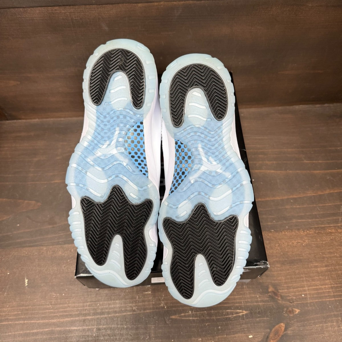 Jordan 11 Retro Legend Blue (2024) - Image 6