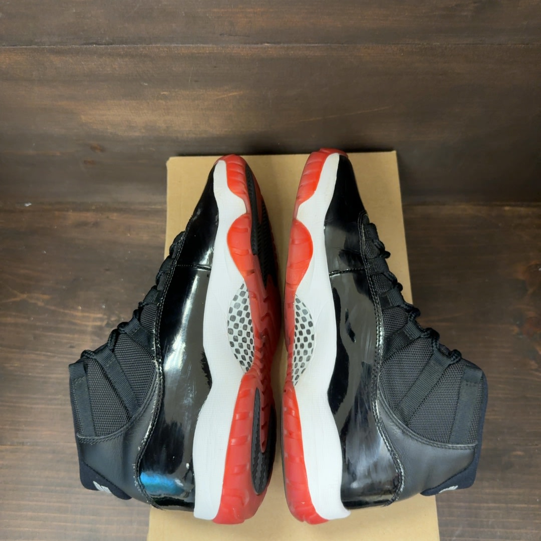 Jordan 11 Retro Playoffs Bred (2019) Size 8 (Pre-Owned) - Image 5