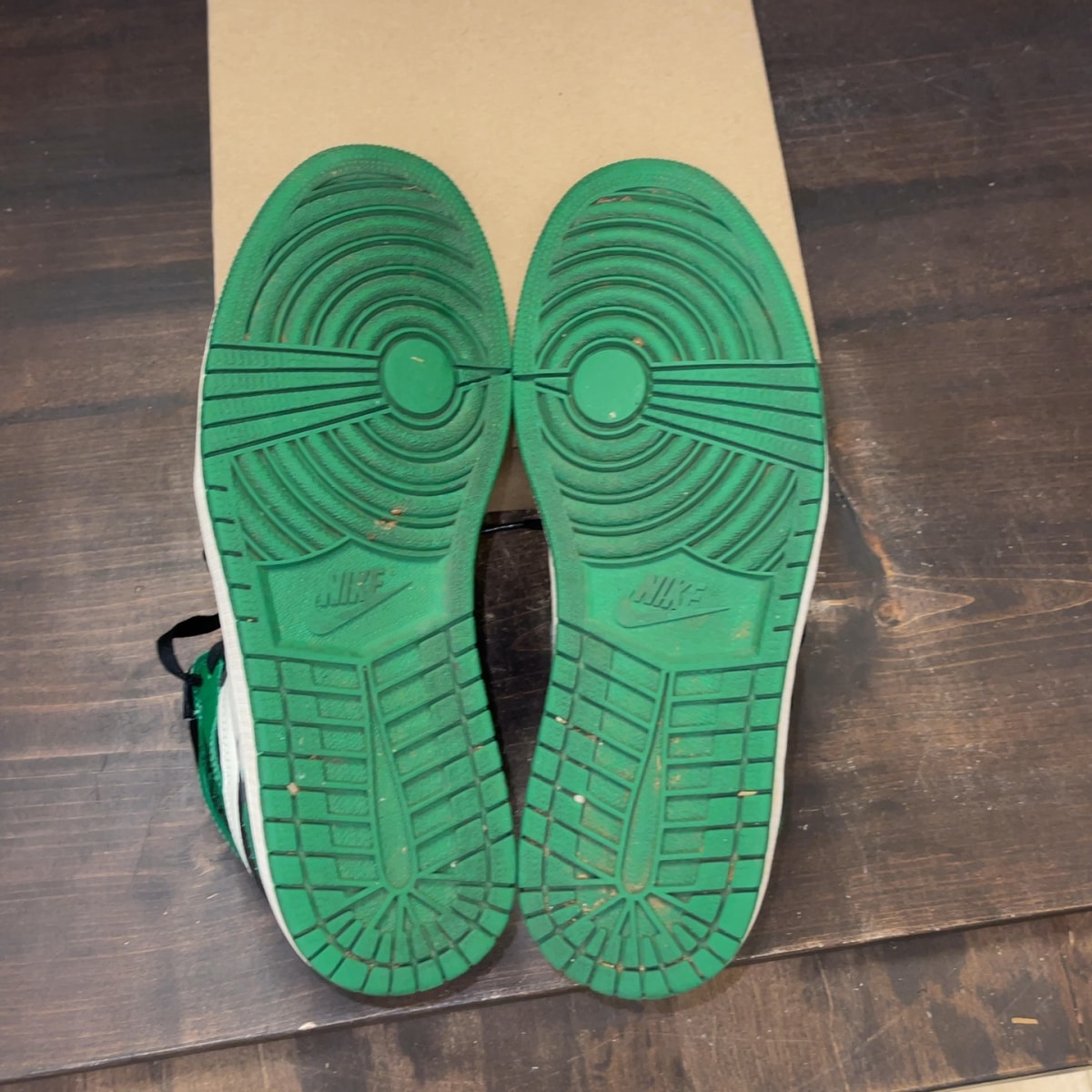 Jordan 1 Retro High Pine Green Size 9 (Pre-Owned) - Image 7
