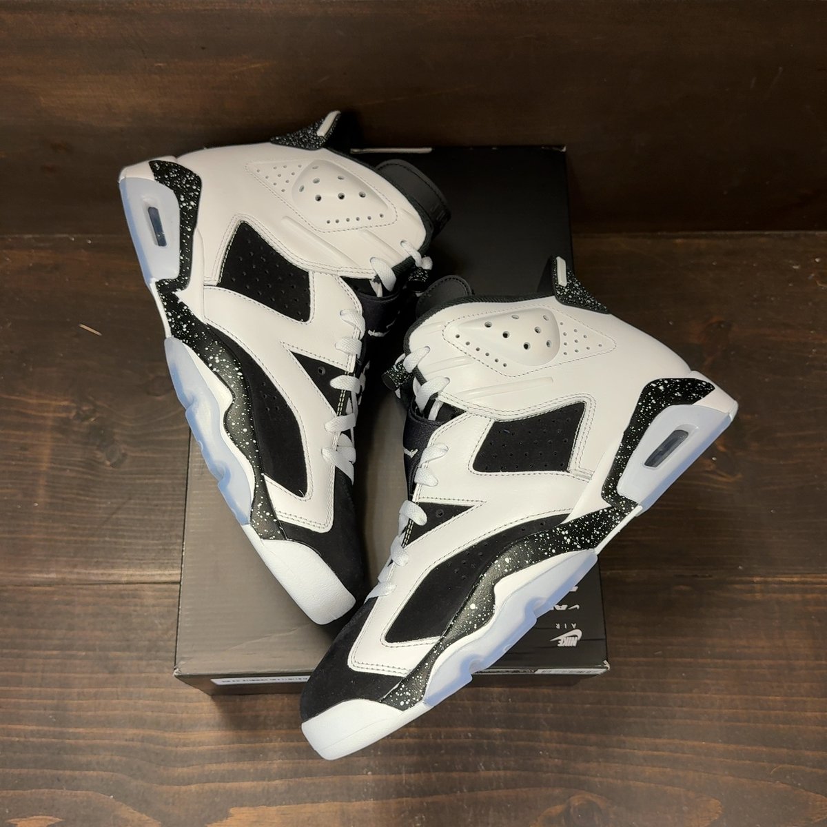Jordan 6 Retro Oreo (2026) Size 10.5 - back