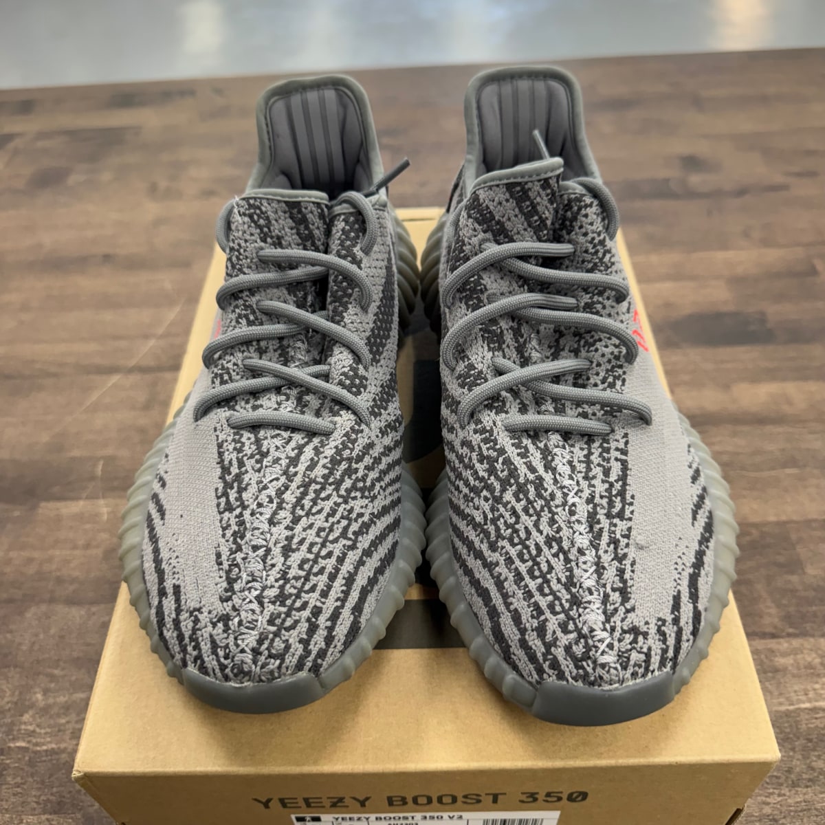 adidas Yeezy Boost 350 V2 Beluga 2.0 Size 9.5 (Pre-Owned) - Image 3