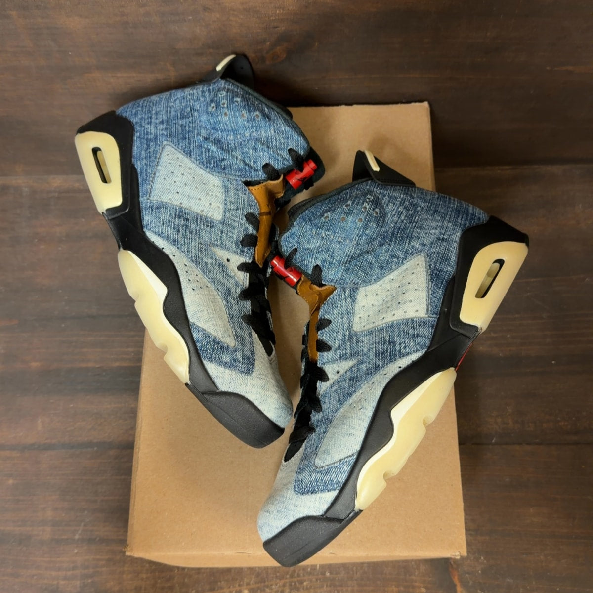 Jordan 6 Retro Washed Denim Size 9 (Pre-Owned) - Image 2