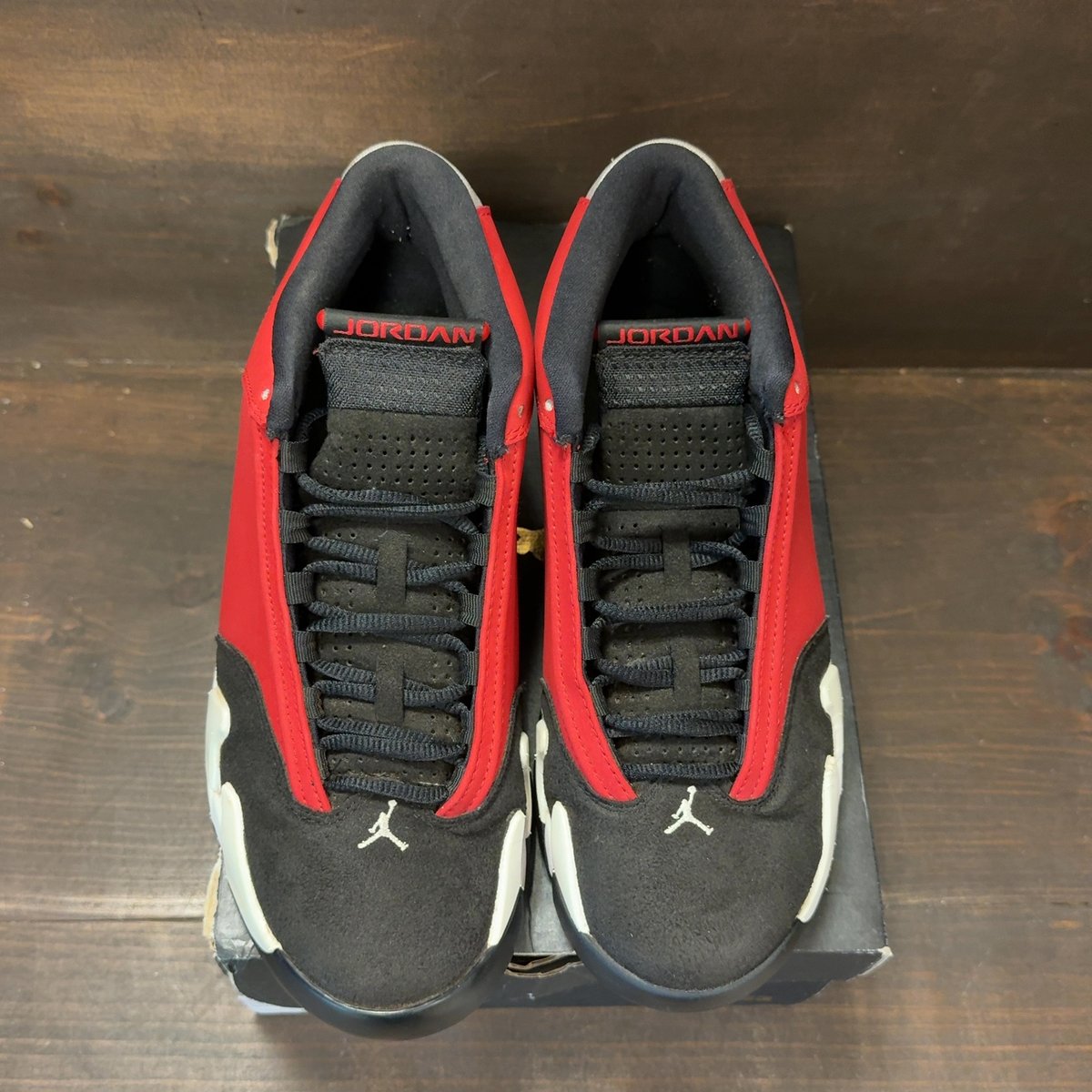 Jordan 14 Retro Gym Red Toro Size 8 (Pre-Owned) - tag