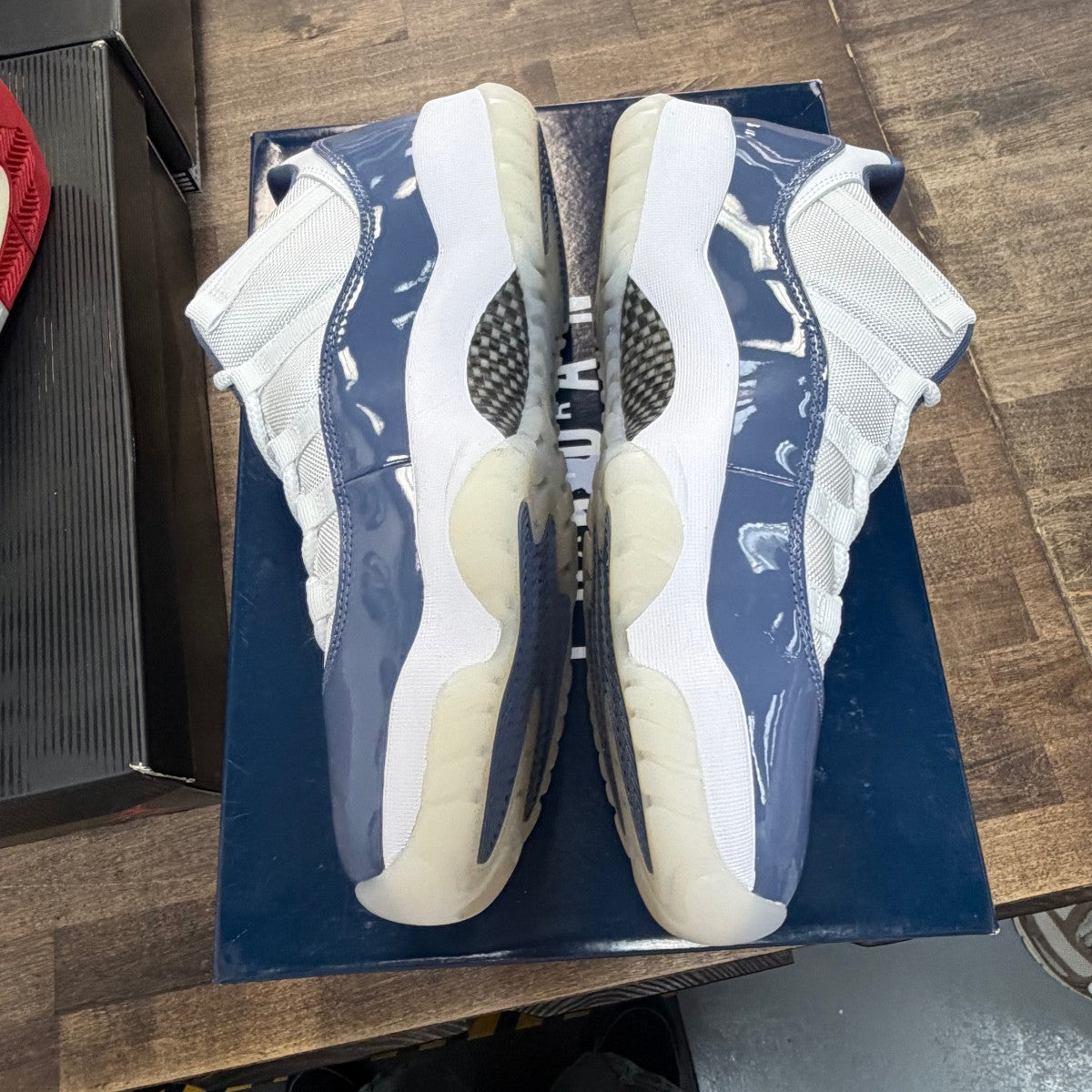 Jordan 11 Retro Low Diffused Blue - Image 5
