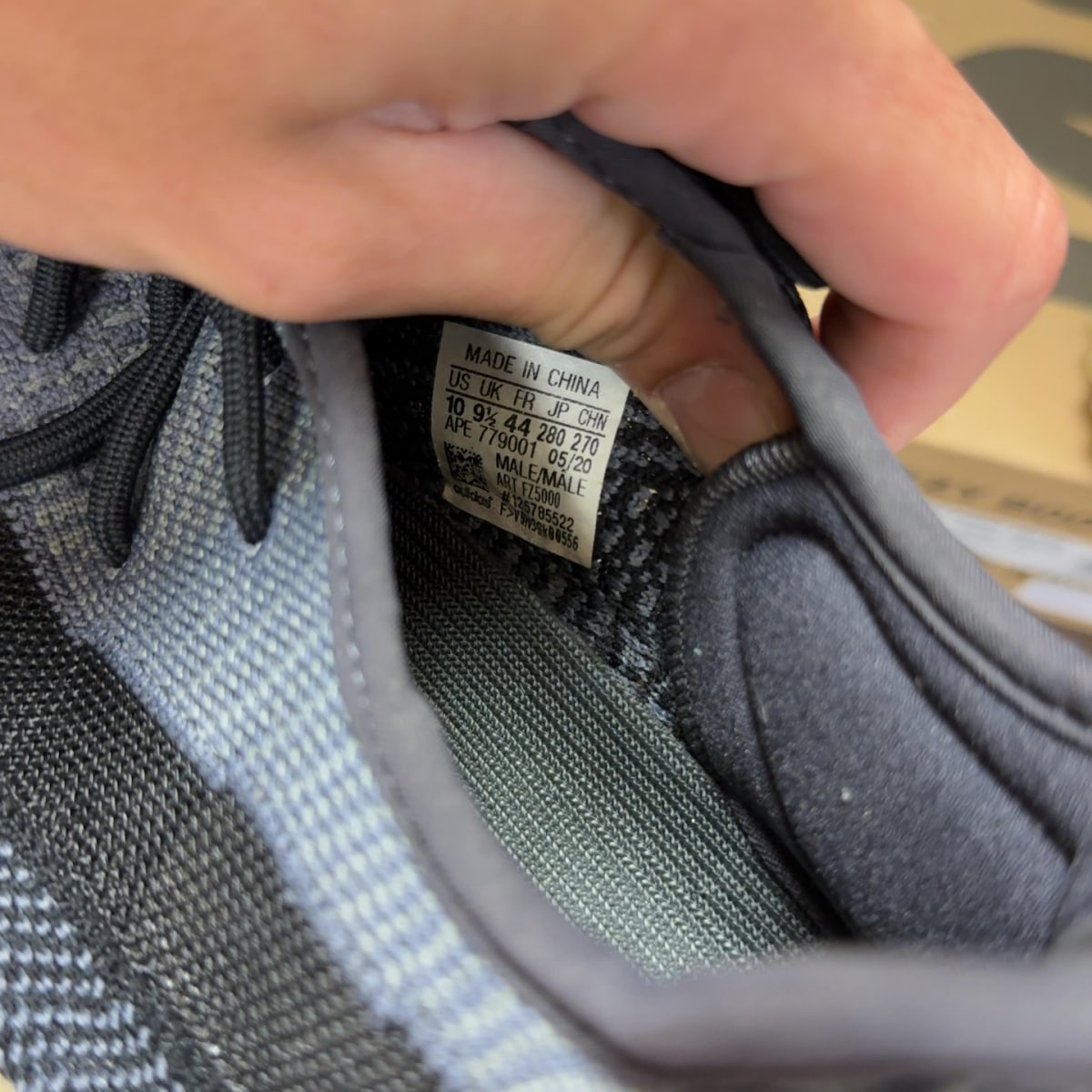 adidas Yeezy Boost 350 V2 Carbon - Image 7