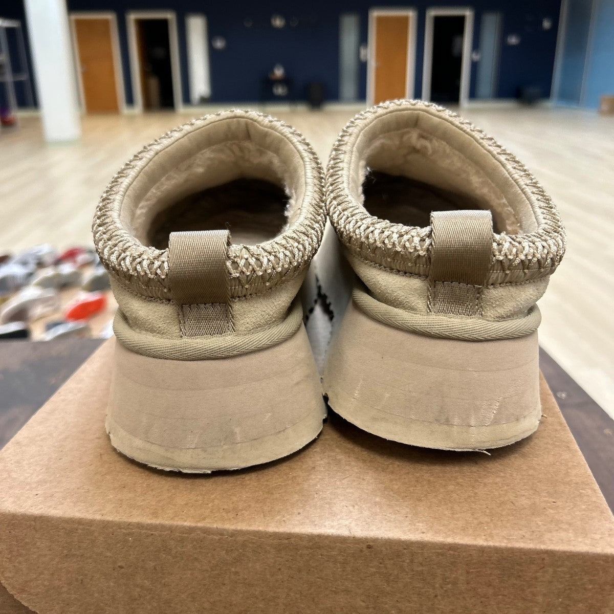 UGG Tazz Slipper Mustard Seed (Women's) Size 8 (Pre-Owned) - Image 4