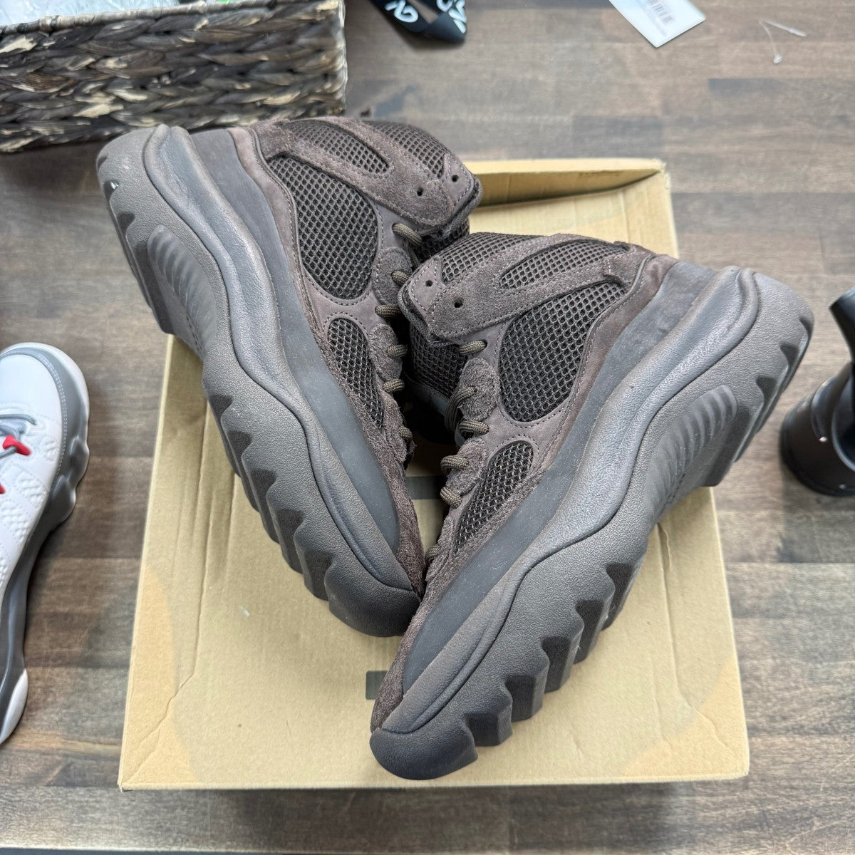 adidas Yeezy Desert Boot Oil Size 7.5 (Pre-Owned) - Image 2