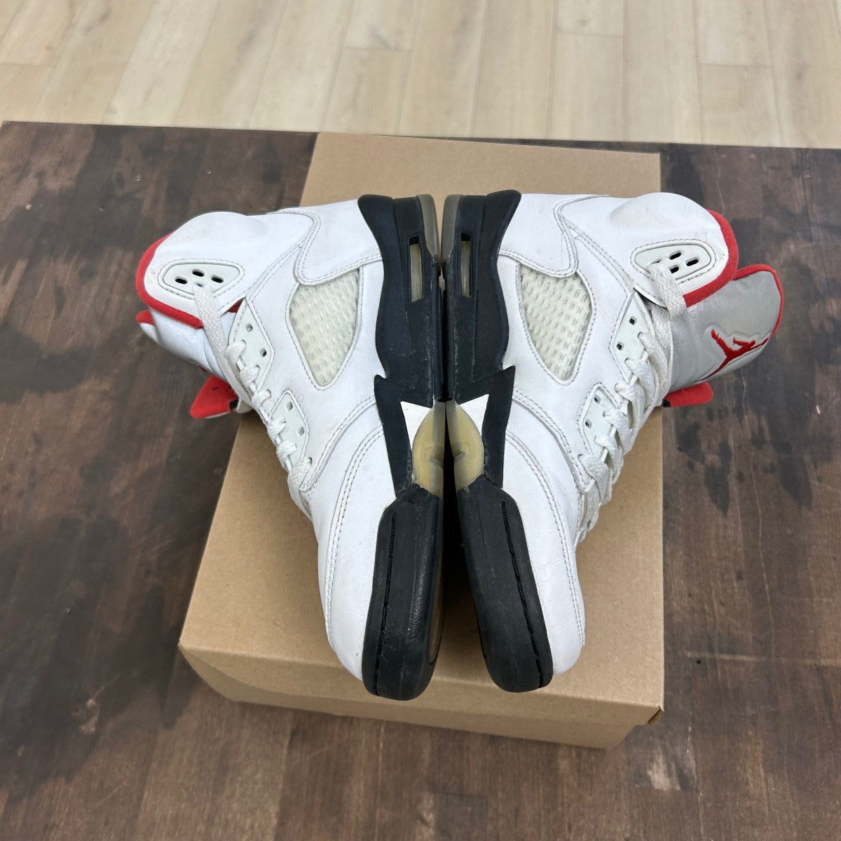 Jordan 5 Retro Fire Red Silver Tongue (2020) (GS) Size 6.5Y (Pre-Owned) - Image 3