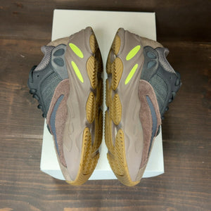 adidas Yeezy Boost 700 Mauve Size 8 (Pre-Owned) - Image 4