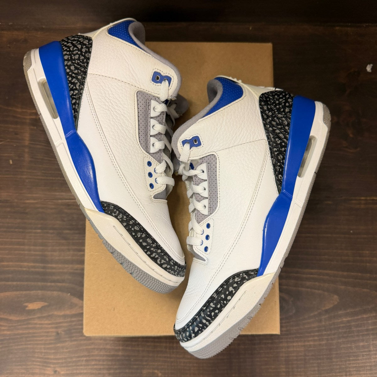 Jordan 3 Retro Racer Blue Size 9.5 (Pre-Owned) - Image 2