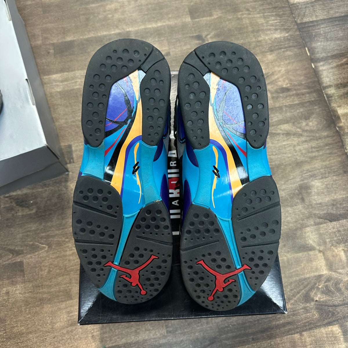 Jordan 8 Retro Aqua (2025) Size 10 (Pre-Owned) - Image 5