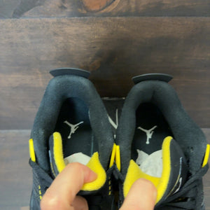 Jordan 4 Retro Thunder (2023) (GS) - Image 4