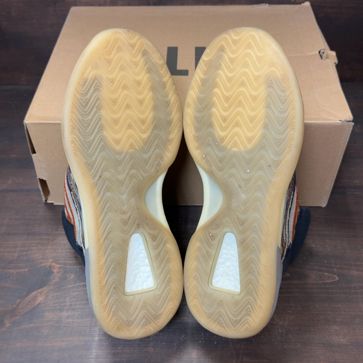 adidas Yeezy QNTM Flash Orange - Image 6