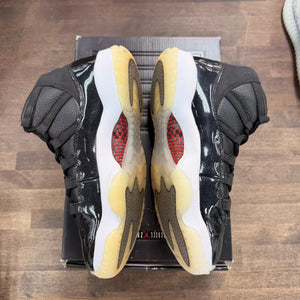 Jordan 11 Retro 72-10 Size 8 (Pre-Owned) - Image 3