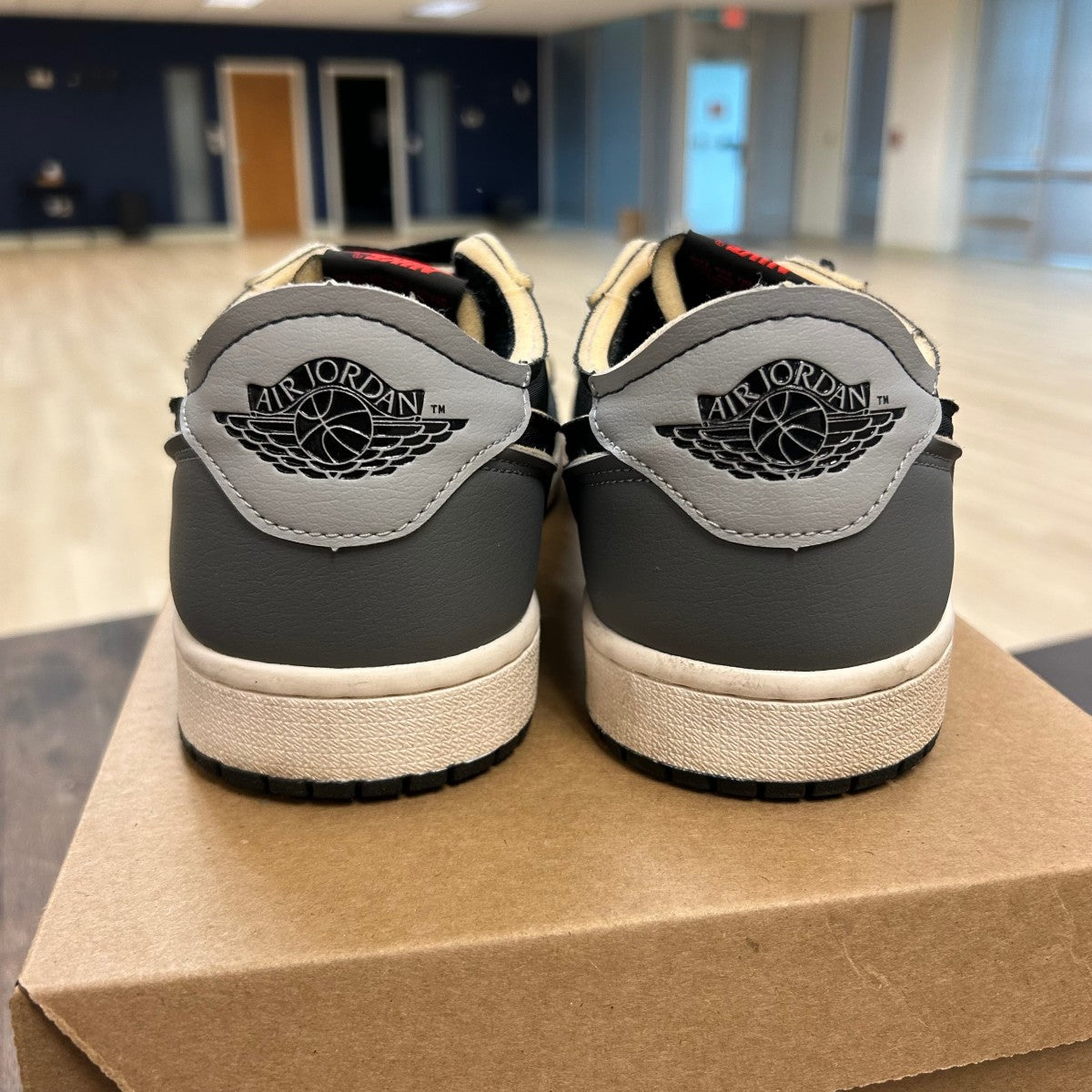 Jordan 1 Low OG EX Black Smoke Grey Size 11 (Pre-Owned) - Image 4