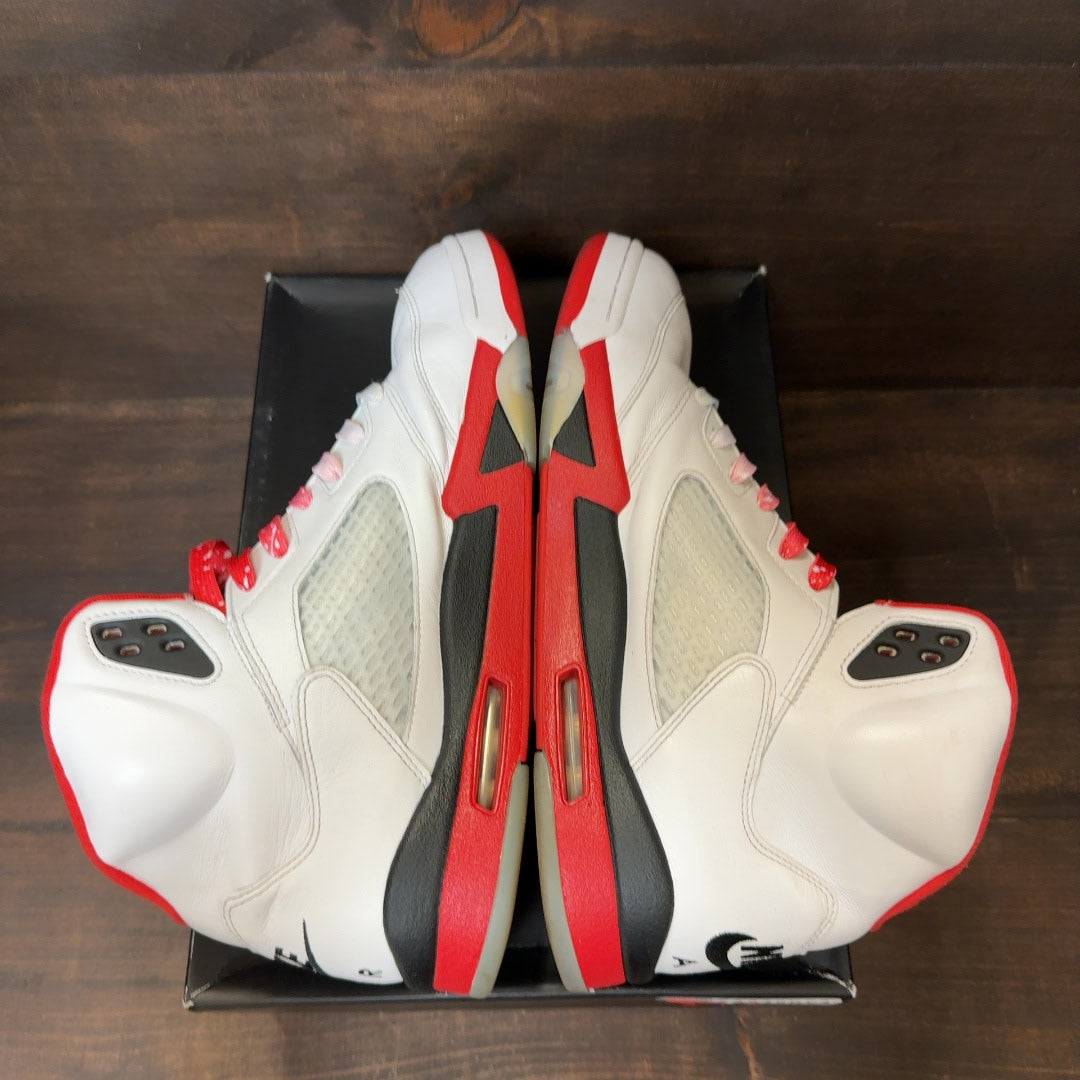 Jordan 5 Retro Fire Red Black Tongue (2025) Size 13 (Pre-Owned) - Image 6