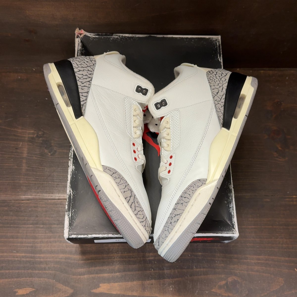 Jordan 3 Retro White Cement Reimagined Size 11 (Pre-Owned) - back