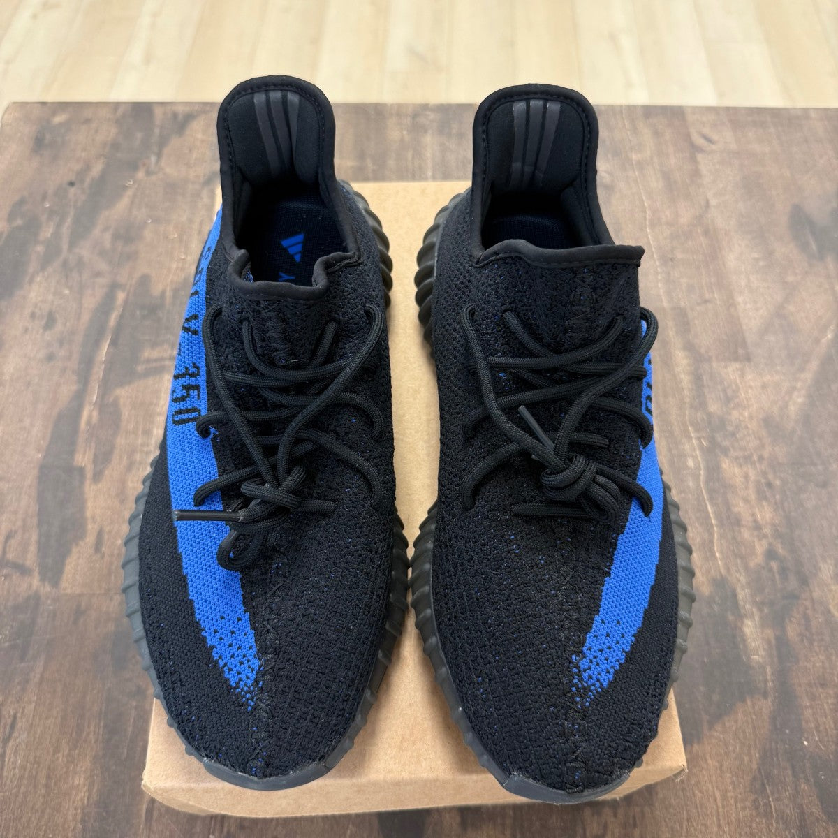 adidas Yeezy Boost 350 V2 Dazzling Blue Size 12 (Pre-Owned) - Image 2