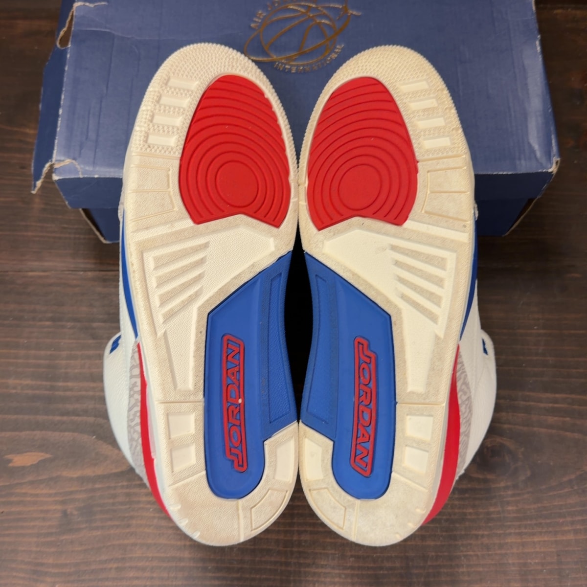 Jordan 3 Retro International Flight Size 12 (Pre-Owned)