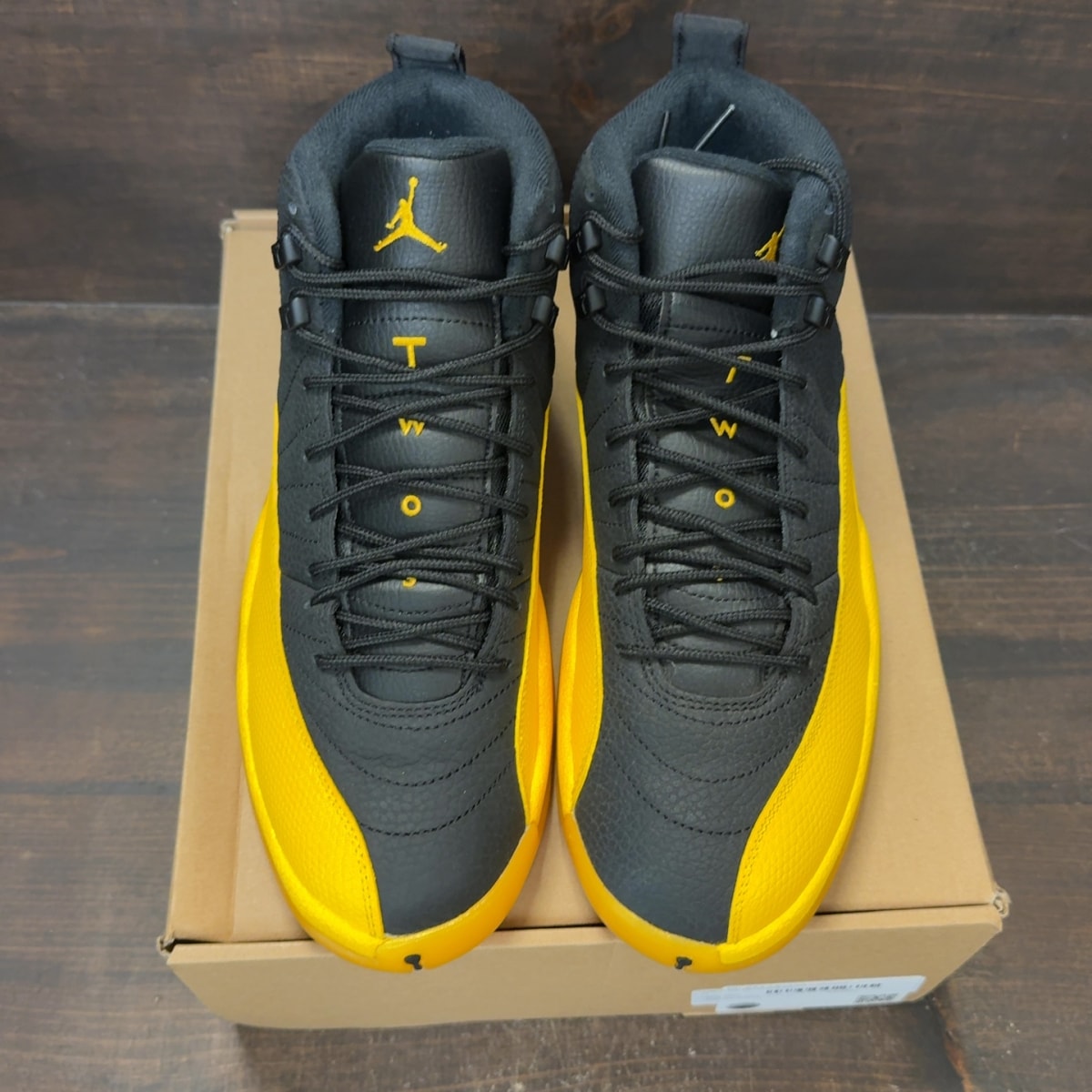 Jordan 12 Retro Black University Gold Size 11 (Pre-Owned) - Image 3