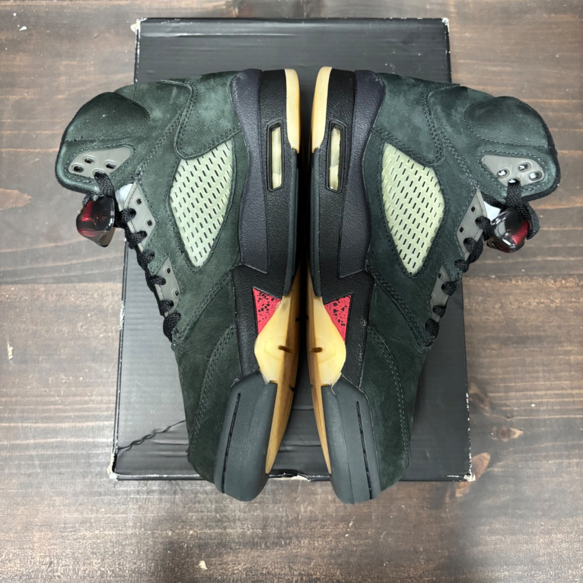 Jordan 5 Retro Gore-Tex Off Noir (Women's) - Image 4