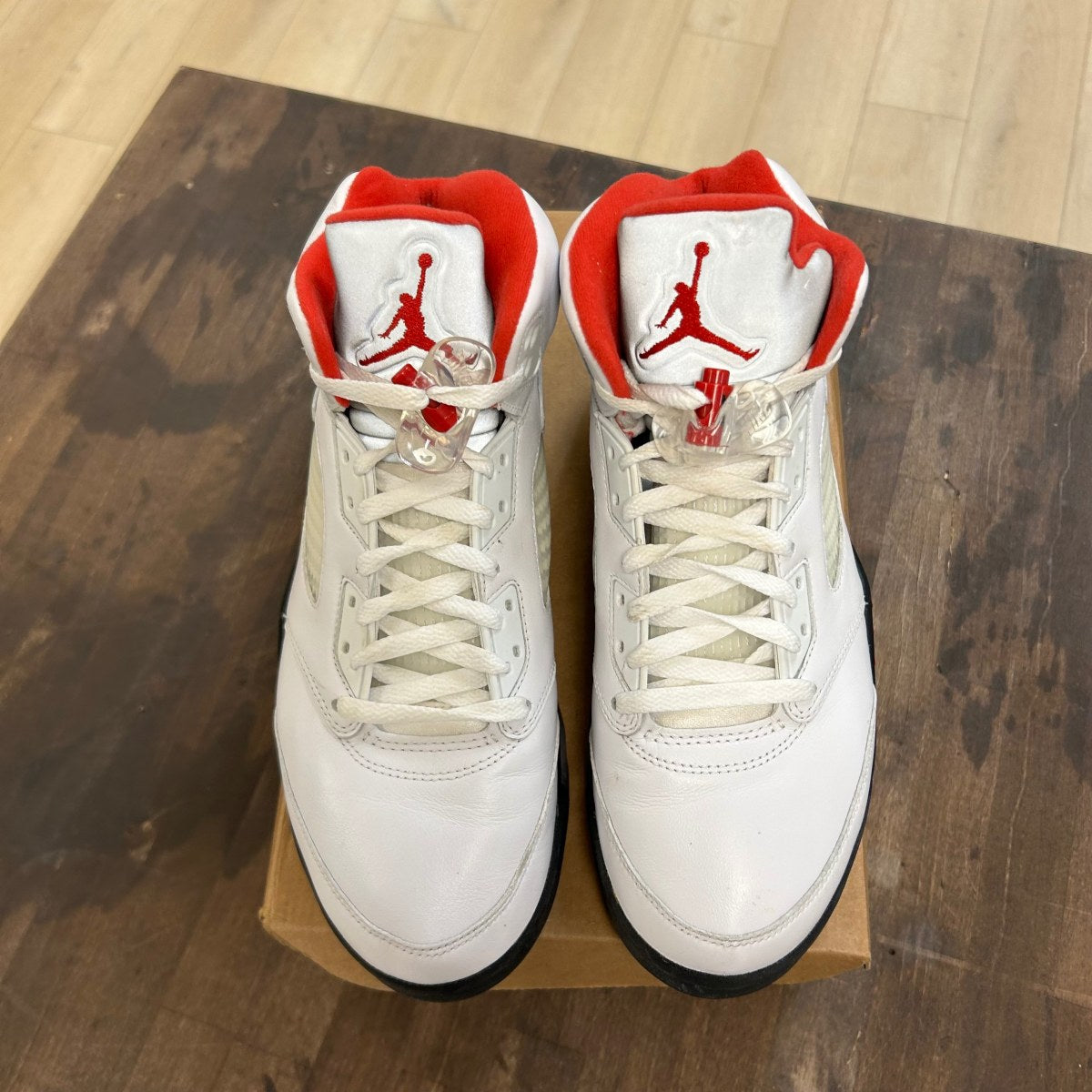 Jordan 5 Retro Fire Red Silver Tongue (2020) Size 10 (Pre-Owned) - Image 2