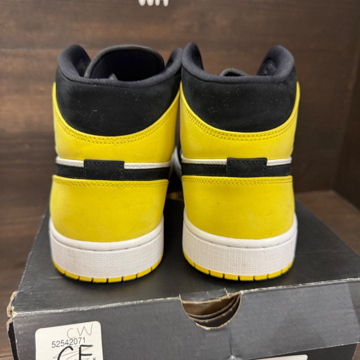 Jordan 1 Mid Yellow Toe Black - Image 5