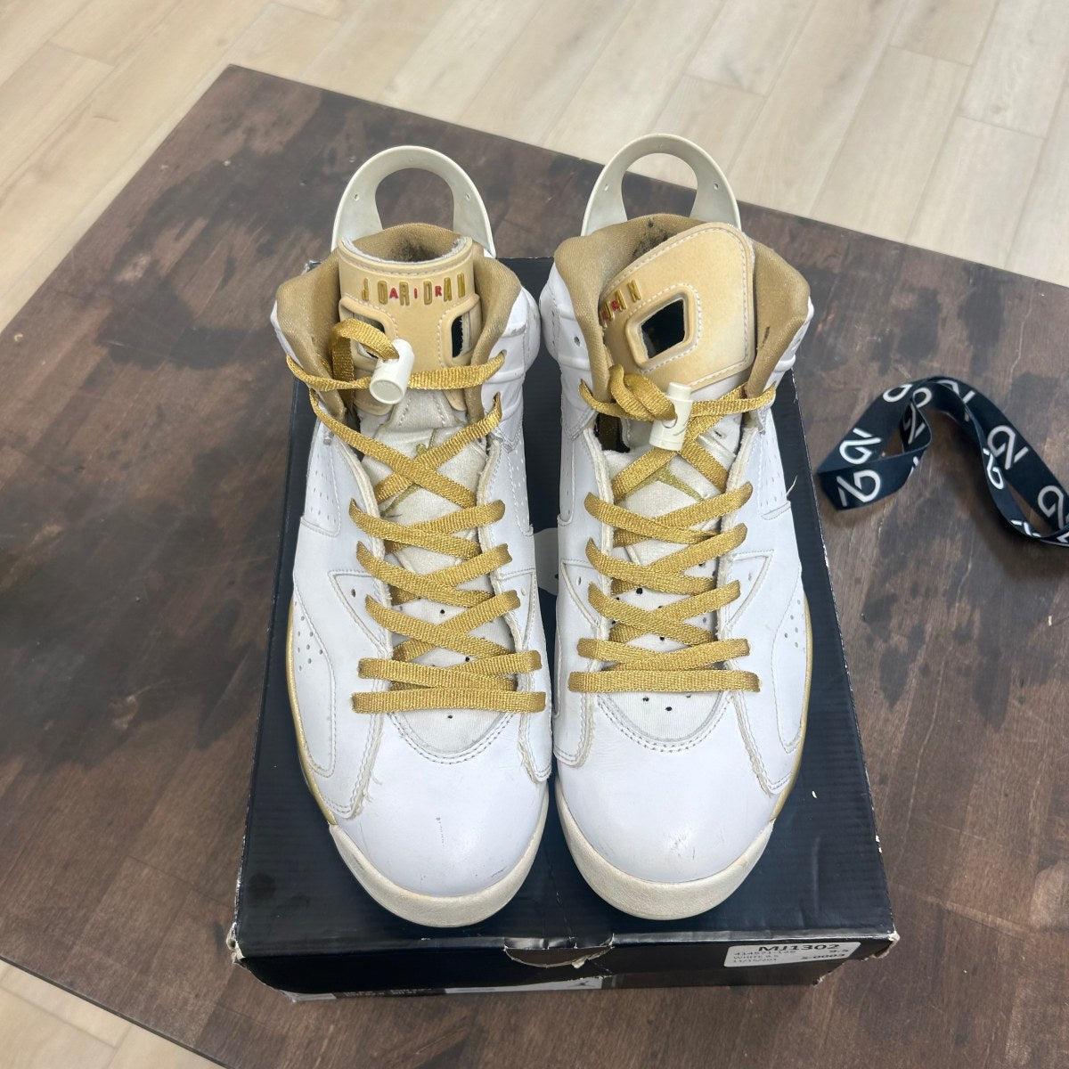 Jordan 6 Retro Golden Moments Pack (6) Size 9 (Pre-Owned) - Image 2