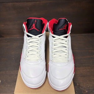 Jordan 5 Retro Fire Red Black Tongue (2025) Size 11 (Pre-Owned) - side