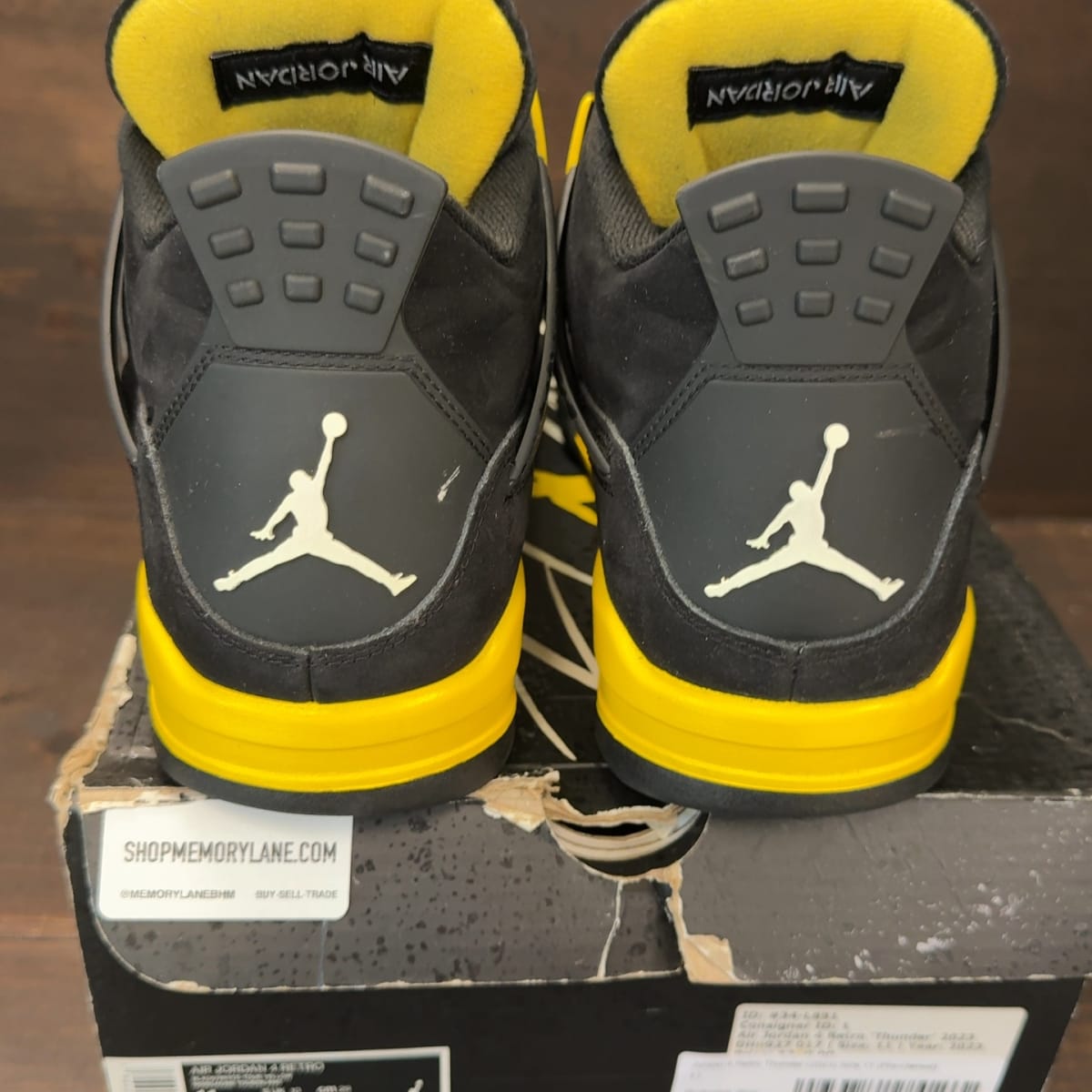 Jordan 4 Retro Thunder (2023) Size 11 (Pre-Owned) - aux