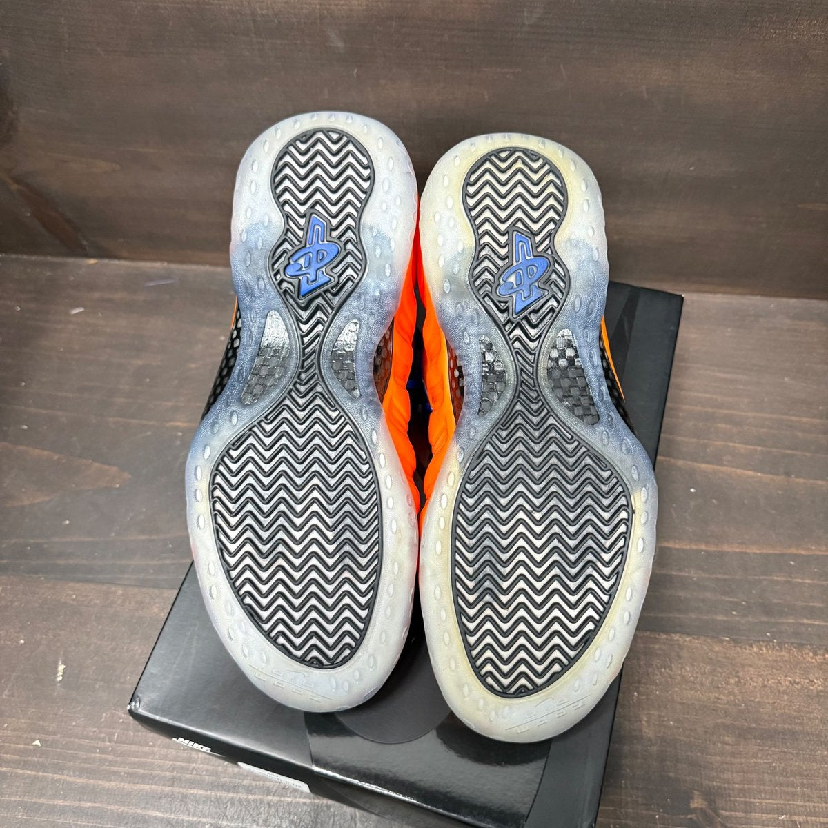 Nike Air Foamposite One Knicks Size 9 (Pre-Owned) - box